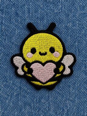 ✨3/$20✨Bumblebee Heart Love Embroidered Patch